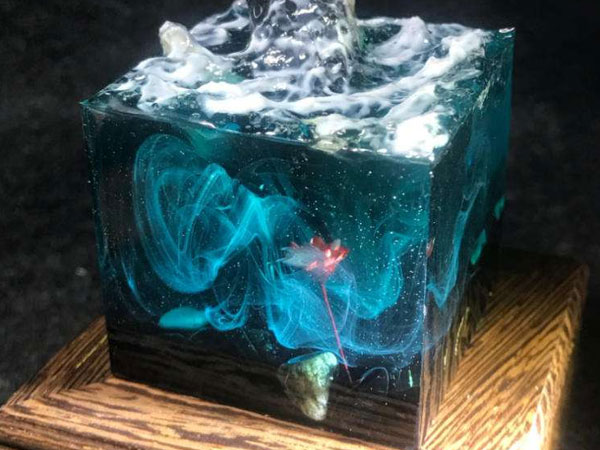 水晶滴膠與樹脂膠有什么關系，區(qū)別是什么